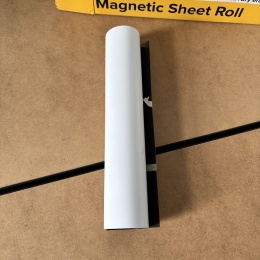 Biała elastyczna mata magnetyczna X-Bet Magnet 24 × 12 cali